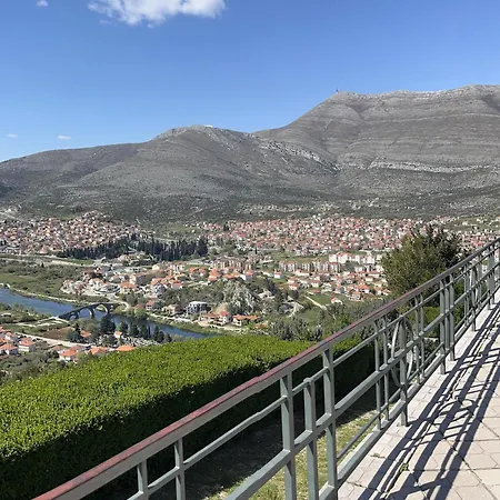Ulica Mladosti Daire Trebin